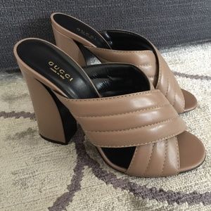 Gucci Neutral Porcelain Rose Webby Leather Slides